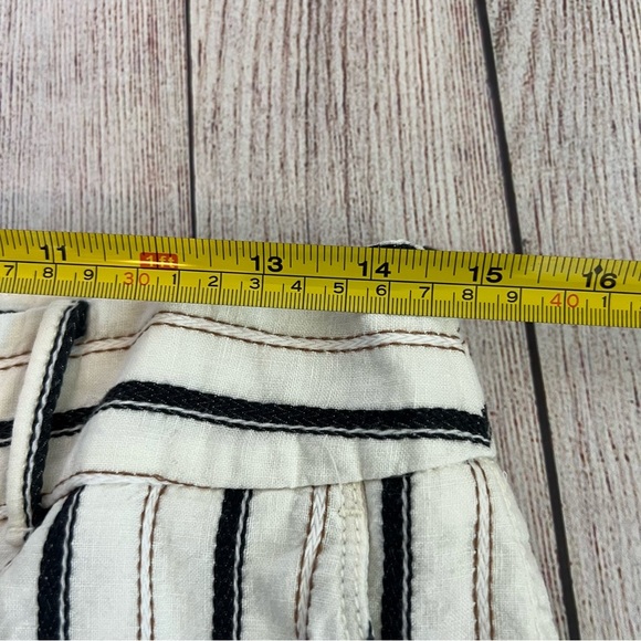 LOFT Ann Taylor Linen Blend Striped Shorts 6 - Picture 4 of 7